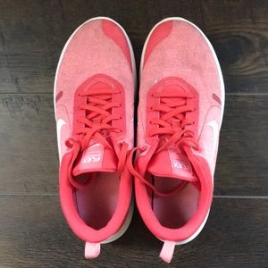 Nike Flex Tennis Shoes Sz.7